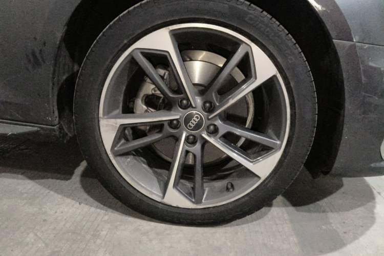 Used Audi A4L 2024 40 TFSI Fashion Dynamic Model Right Front Wheel Hub