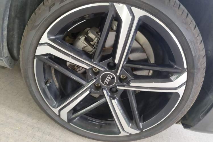 Used Audi A4L 2024 40 TFSI Luxury Dynamic Edition Right Front Wheel Hub