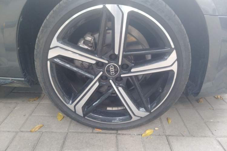 Used Audi A4L 2024 40 TFSI Luxury Dynamic Edition Right Front Wheel Hub