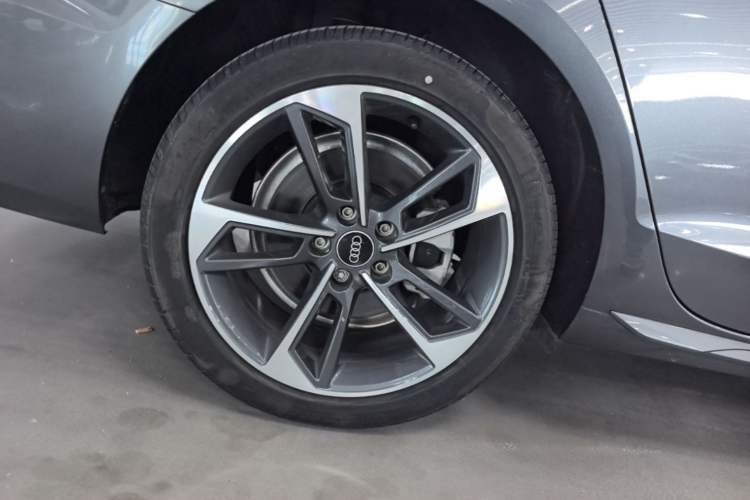 Used Audi A4L 2024 40 TFSI Fashion Dynamic Model Right Rear Wheel Hub
