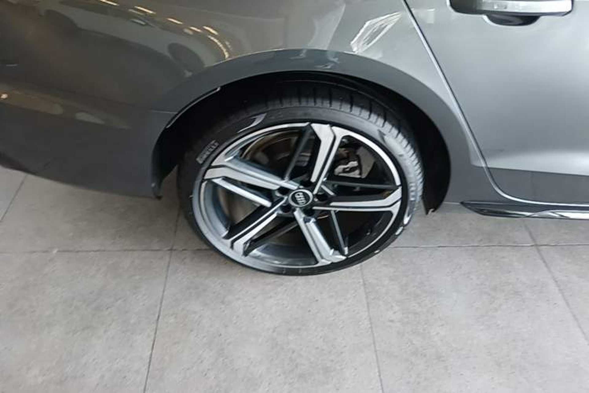 Used Audi A4L 2024 40 TFSI Luxury Dynamic Edition Right Rear Wheel Hub