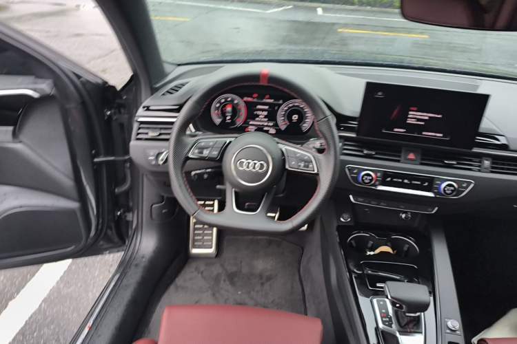 Used Audi A4L 2024 40 TFSI Luxury Dynamic Edition Steering Wheel