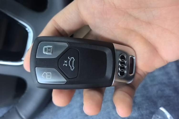 Used Audi A4L 2024 40 TFSI Fashion Dynamic Model Vehicle Key