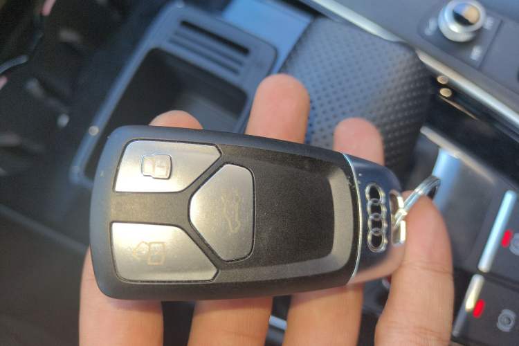Used Audi A4L 2024 40 TFSI Luxury Dynamic Edition Vehicle Key