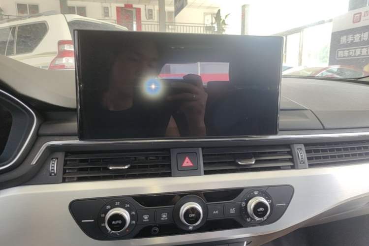 Used Audi A4L 2024 40 TFSI Fashion Dynamic Model Audio And AC Panel