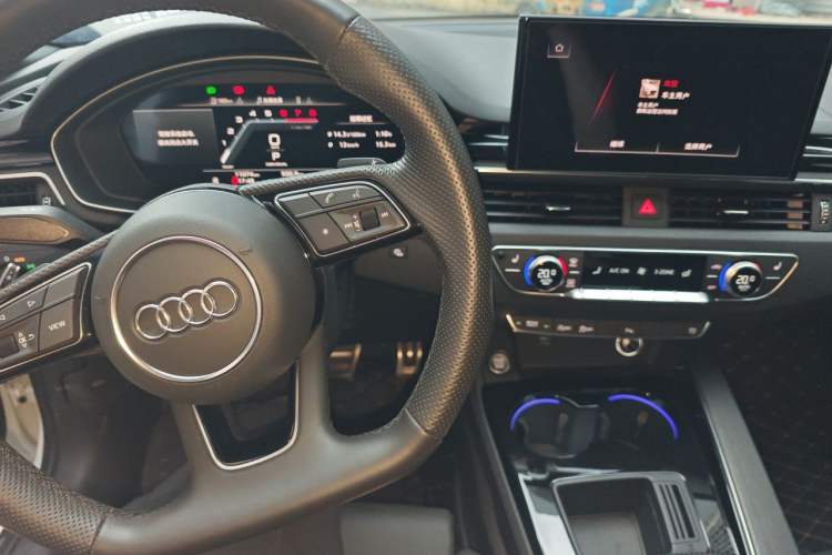 Used Audi A4L 2024 40 TFSI Luxury Dynamic Edition Audio And AC Panel