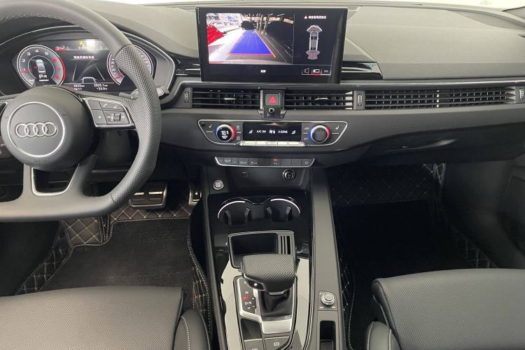 Used Audi A4L 2024 40 TFSI Luxury Dynamic Edition Audio And AC Panel