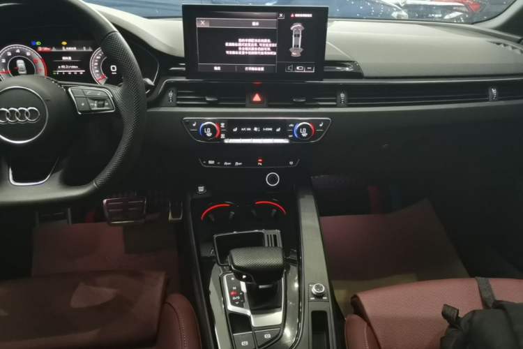 Used Audi A4L 2024 40 TFSI Luxury Dynamic Edition Audio And AC Panel