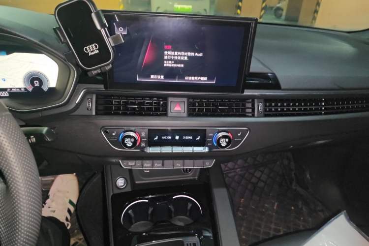 Used Audi A4L 2024 40 TFSI Luxury Dynamic Edition Audio And AC Panel