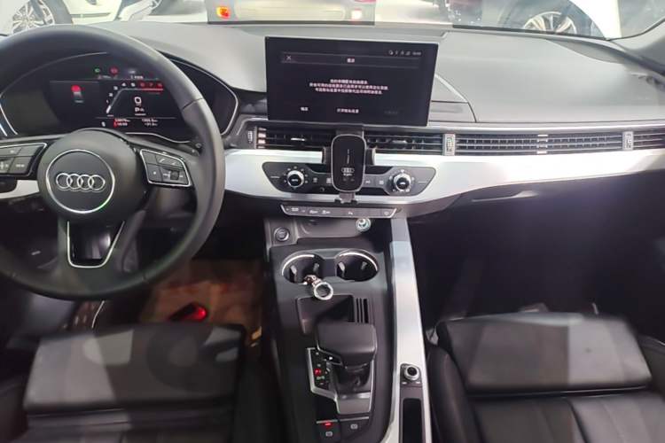 Used Audi A4L 2024 40 TFSI Fashion Dynamic Model Audio And AC Panel
