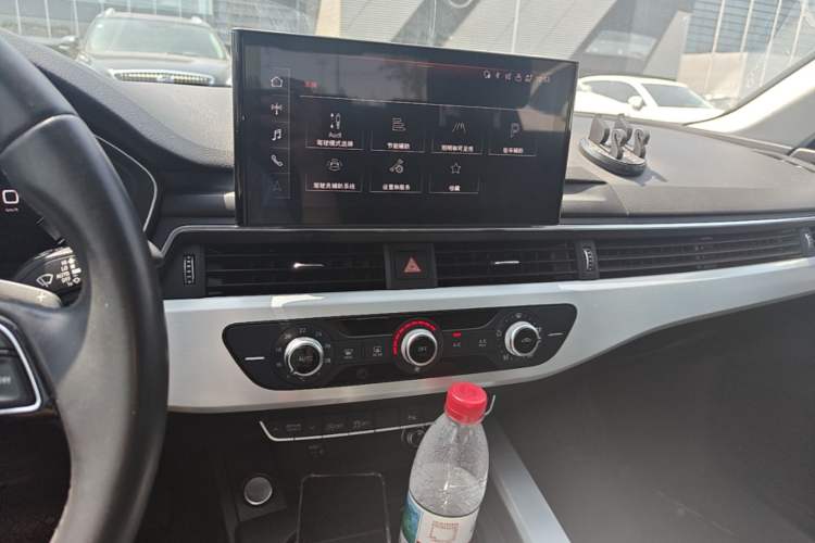 Used Audi A4L 2024 40 TFSI Fashion Dynamic Model Audio And AC Panel