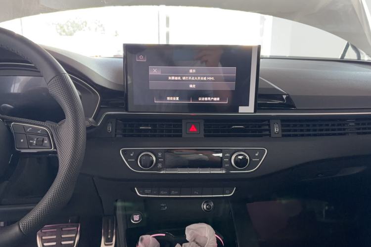 Used Audi A4L 2024 40 TFSI Luxury Dynamic Edition Audio And AC Panel