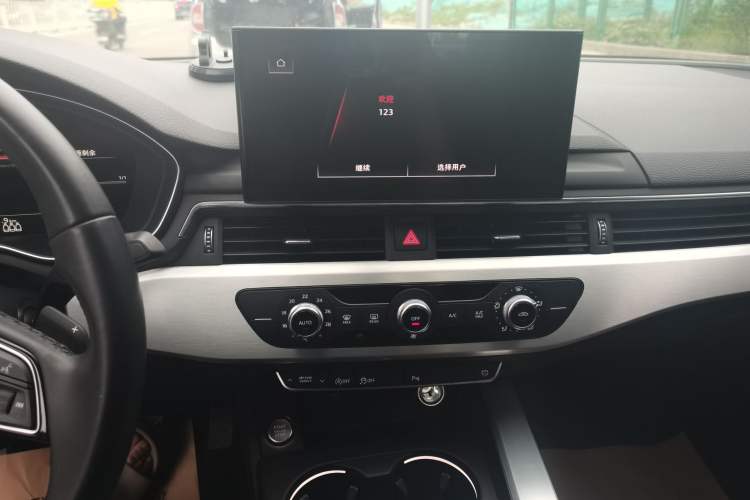 Used Audi A4L 2024 40 TFSI Fashion Dynamic Model Audio And AC Panel