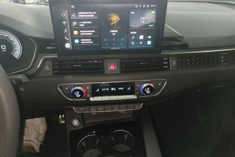 Used Audi A4L 2024 40 TFSI Luxury Dynamic Edition Audio And AC Panel