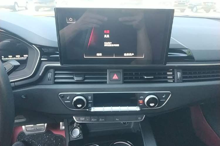 Used Audi A4L 2024 40 TFSI Luxury Dynamic Edition Audio And AC Panel