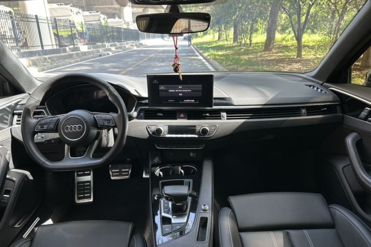 Used Audi A4L 2024 40 TFSI Luxury Dynamic Edition Audio And AC Panel