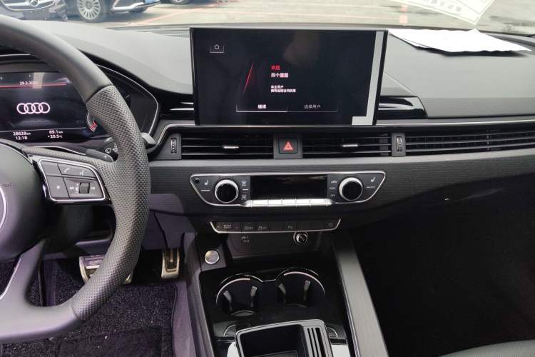 Used Audi A4L 2024 40 TFSI Luxury Dynamic Edition Audio And AC Panel
