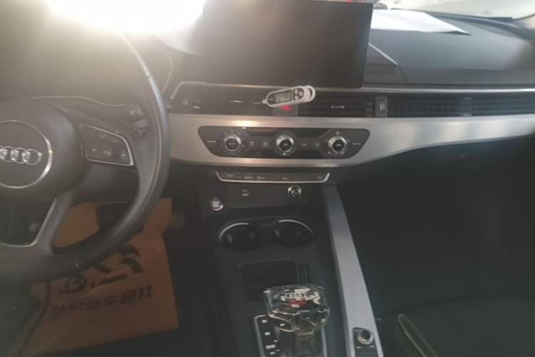 Used Audi A4L 2024 40 TFSI Fashion Dynamic Model Audio And AC Panel