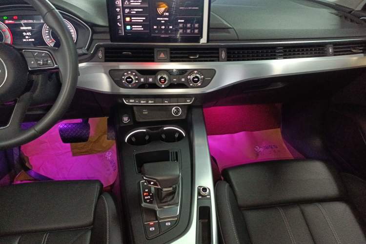 Used Audi A4L 2024 40 TFSI Fashion Dynamic Model Audio And AC Panel