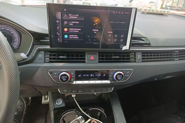 Used Audi A4L 2024 40 TFSI Luxury Dynamic Edition Audio And AC Panel