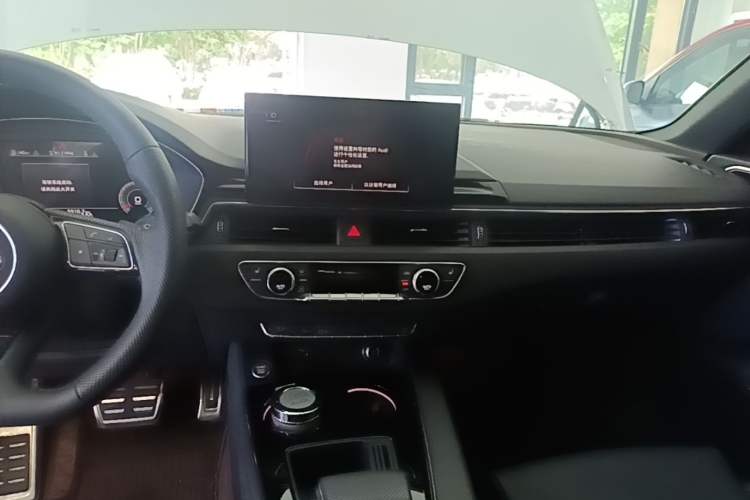 Used Audi A4L 2024 40 TFSI Luxury Dynamic Edition Audio And AC Panel