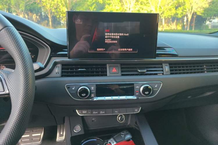 Used Audi A4L 2024 40 TFSI Luxury Dynamic Edition Audio And AC Panel