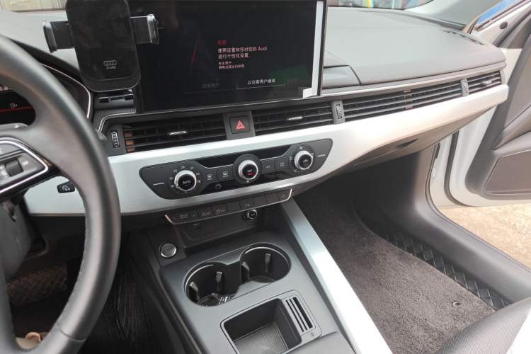 Used Audi A4L 2024 40 TFSI Fashion Dynamic Model Audio And AC Panel