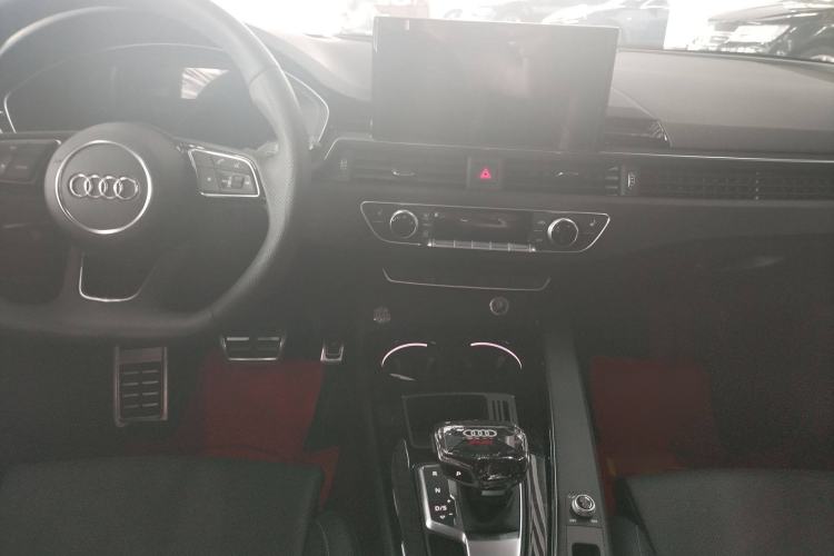 Used Audi A4L 2024 40 TFSI Luxury Dynamic Edition Audio And AC Panel