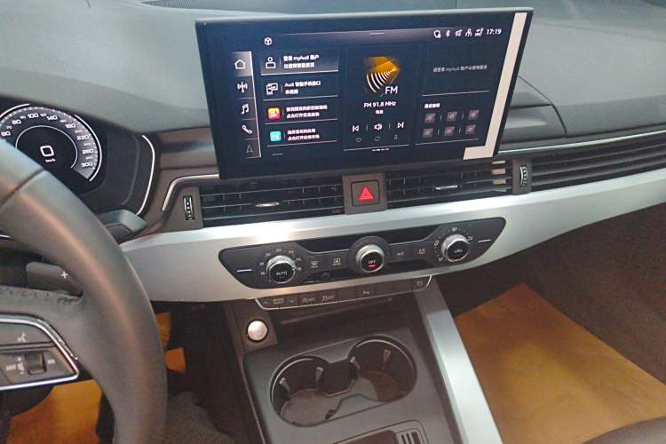 Used Audi A4L 2024 40 TFSI Fashion Dynamic Model Audio And AC Panel