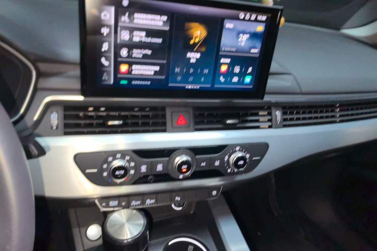 Used Audi A4L 2024 40 TFSI Fashion Dynamic Model Audio And AC Panel