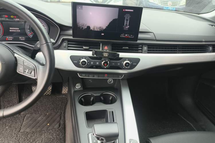 Used Audi A4L 2024 40 TFSI Fashion Dynamic Model Audio And AC Panel