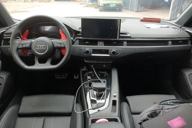 Used Audi A4L 2024 40 TFSI Luxury Dynamic Edition Center Console