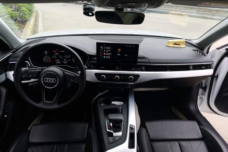 Used Audi A4L 2024 40 TFSI Fashion Dynamic Model Center Console