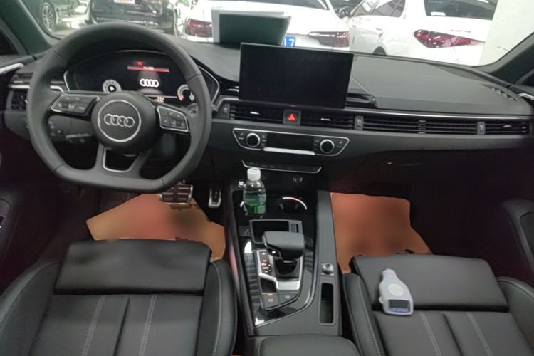Used Audi A4L 2024 40 TFSI Luxury Dynamic Edition Center Console