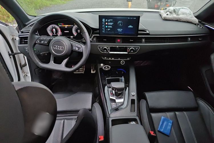Used Audi A4L 2024 40 TFSI Luxury Dynamic Edition Center Console
