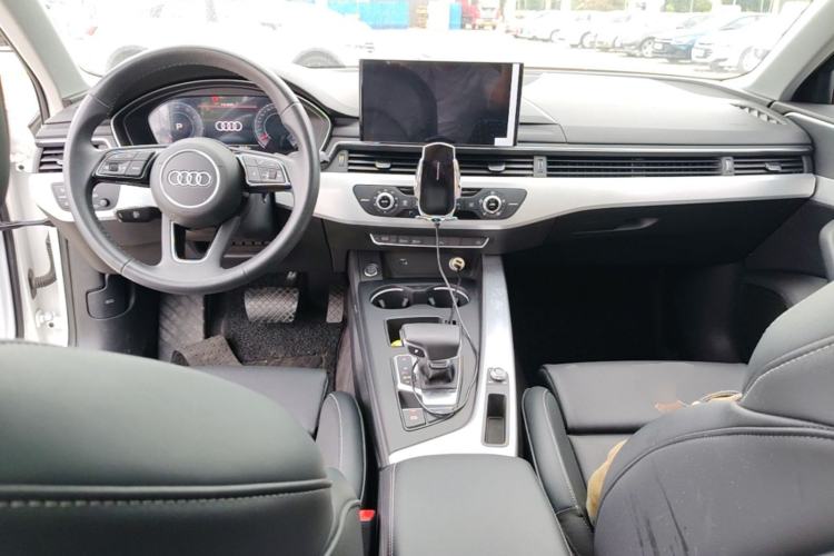 Used Audi A4L 2024 40 TFSI Fashion Dynamic Model Center Console