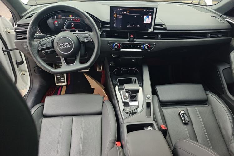 Used Audi A4L 2024 40 TFSI Luxury Dynamic Edition Center Console