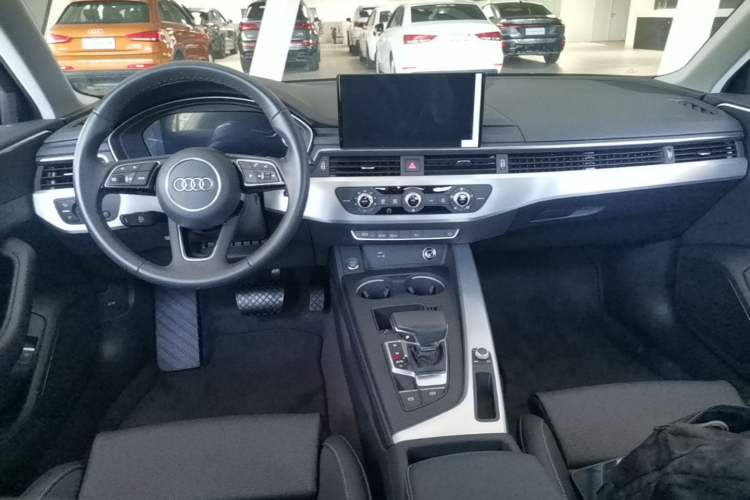 Used Audi A4L 2024 40 TFSI Fashion Dynamic Model Center Console
