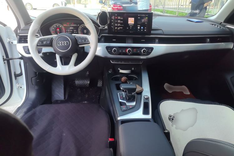 Used Audi A4L 2024 40 TFSI Fashion Dynamic Model Center Console