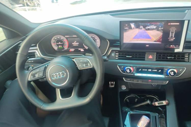 Used Audi A4L 2024 40 TFSI Luxury Dynamic Edition Center Console
