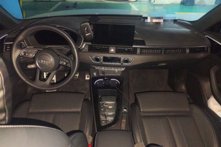 Used Audi A4L 2024 40 TFSI Luxury Dynamic Edition Center Console