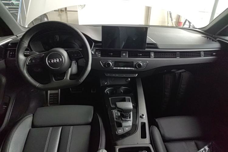 Used Audi A4L 2024 40 TFSI Luxury Dynamic Edition Center Console