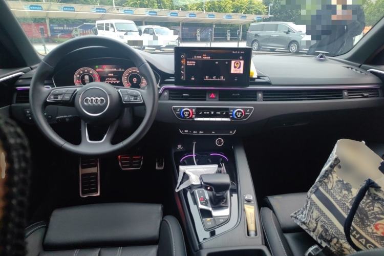 Used Audi A4L 2024 40 TFSI Luxury Dynamic Edition Center Console