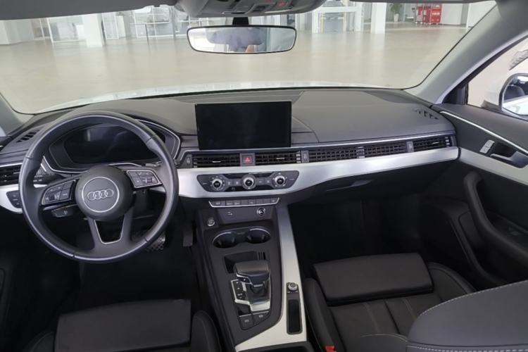 Used Audi A4L 2024 40 TFSI Fashion Dynamic Model Center Console