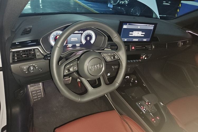Used Audi A4L 2024 40 TFSI Luxury Dynamic Edition Center Console