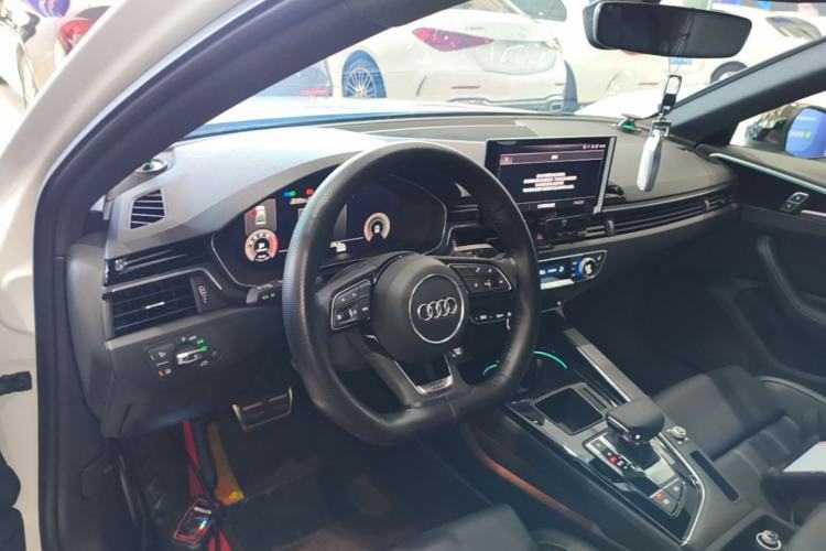 Used Audi A4L 2024 40 TFSI Luxury Dynamic Edition Center Console