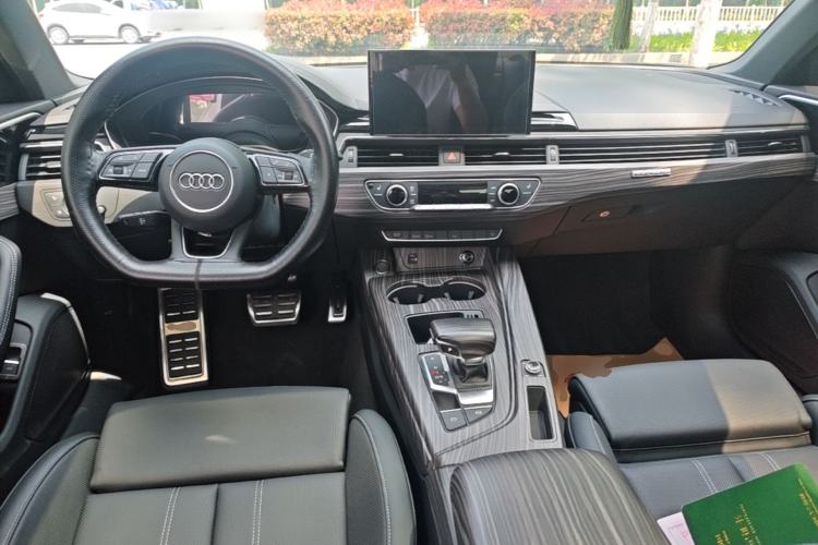 Used Audi A4L 2024 40 TFSI Luxury Dynamic Edition Center Console
