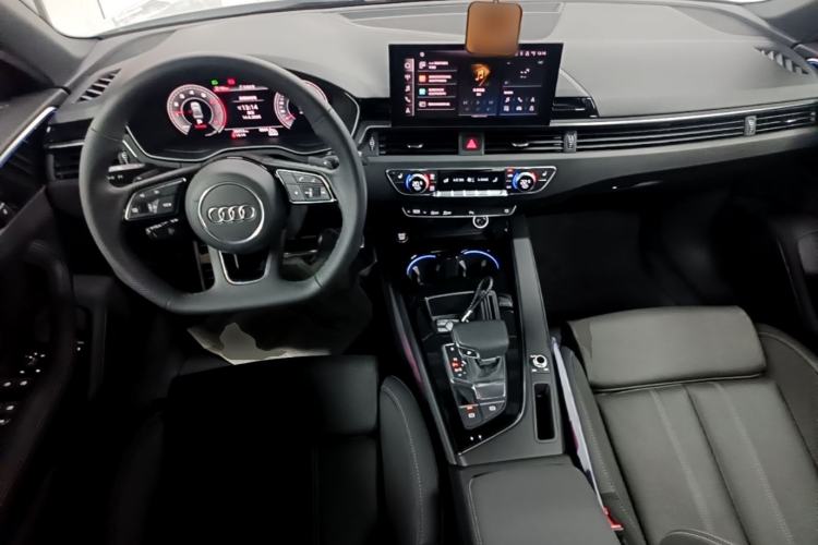 Used Audi A4L 2024 40 TFSI Luxury Dynamic Edition Center Console
