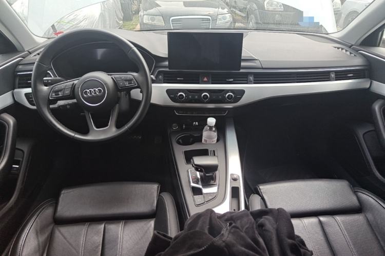 Used Audi A4L 2024 40 TFSI Fashion Dynamic Model Center Console