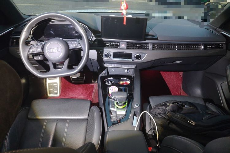 Used Audi A4L 2024 40 TFSI Luxury Dynamic Edition Center Console